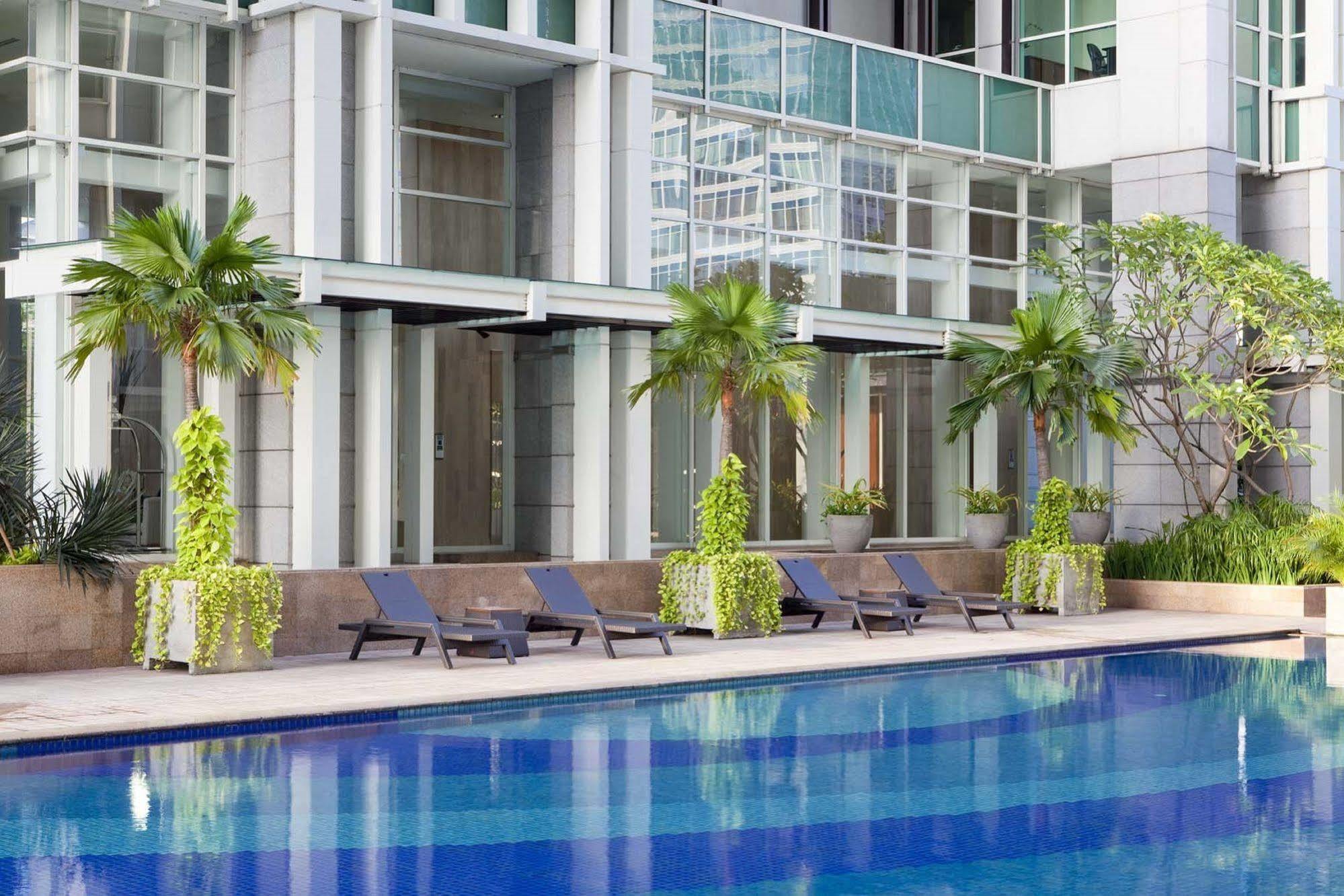 होटल के अलावा Fraser Sudirman 5*